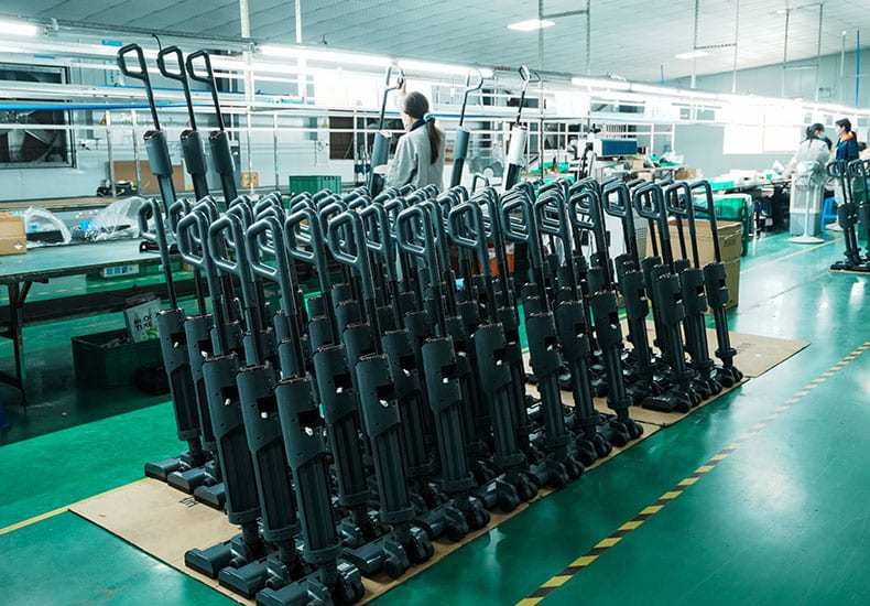 FLOOR SCRUBBER Беспроводная поломоечная машина: технология выбора для уборки дома в будущем