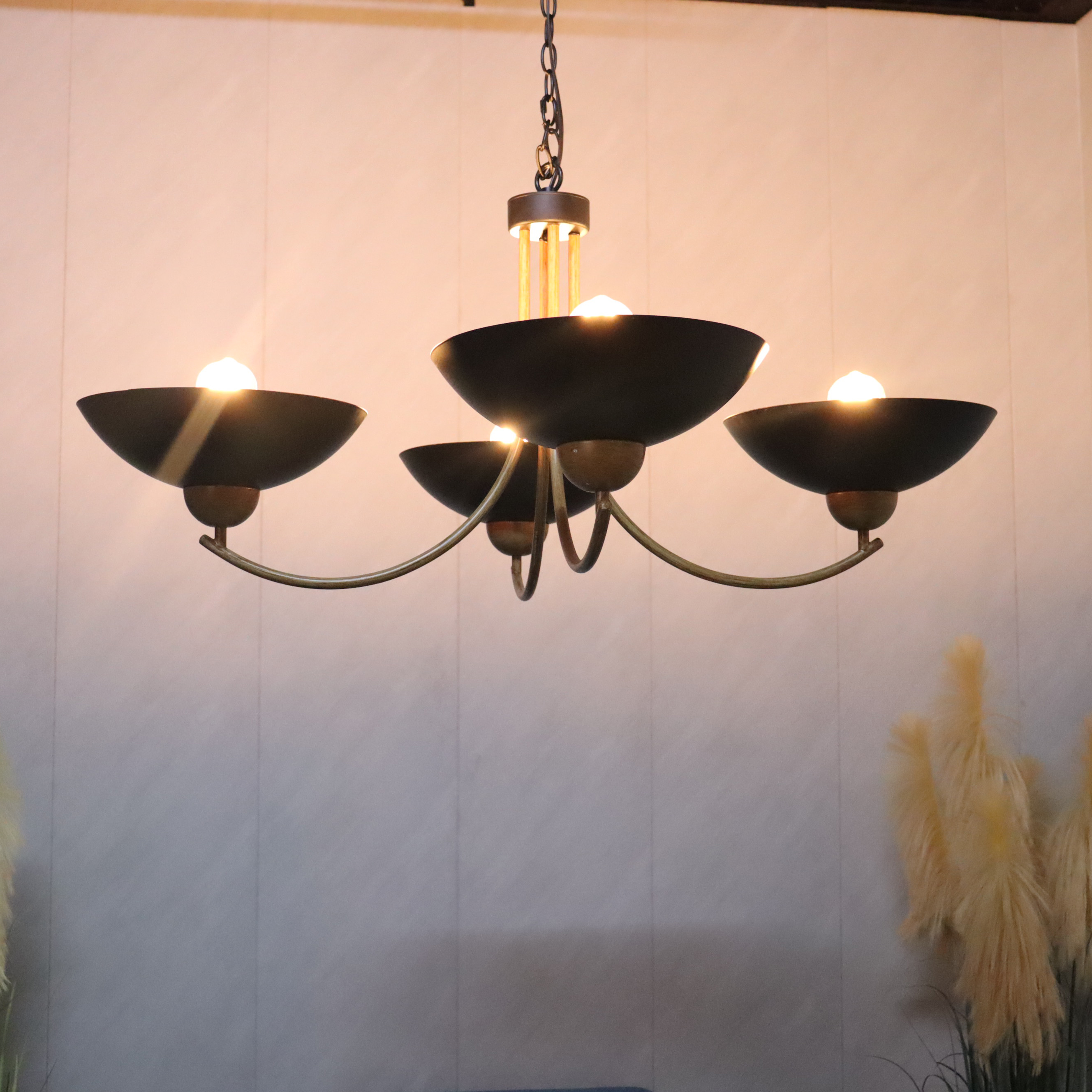 Factory direct sales American chandelier creative retro chandelier new bedroom living room lighting fixtures