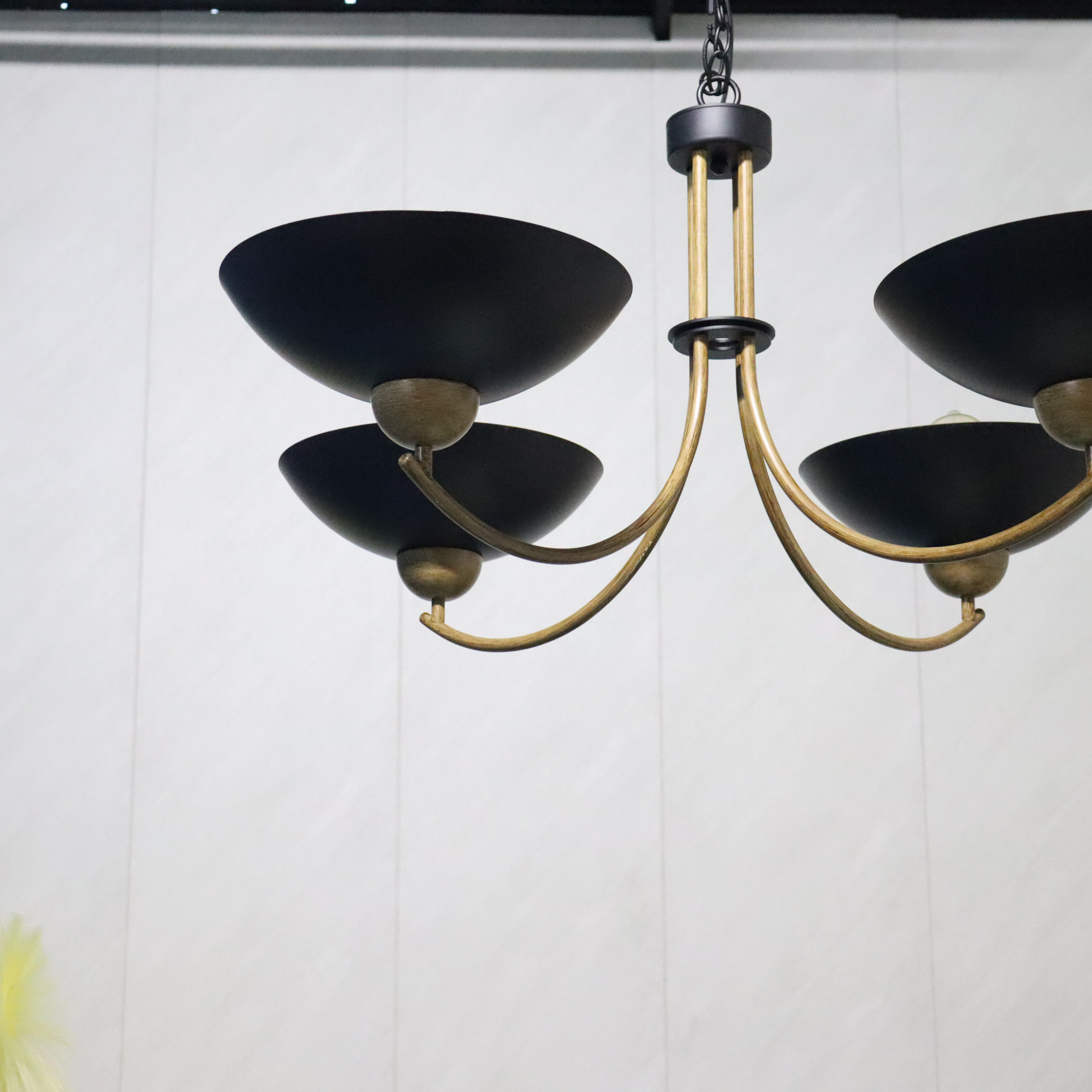 Factory direct sales American chandelier creative retro chandelier new bedroom living room lighting fixtures