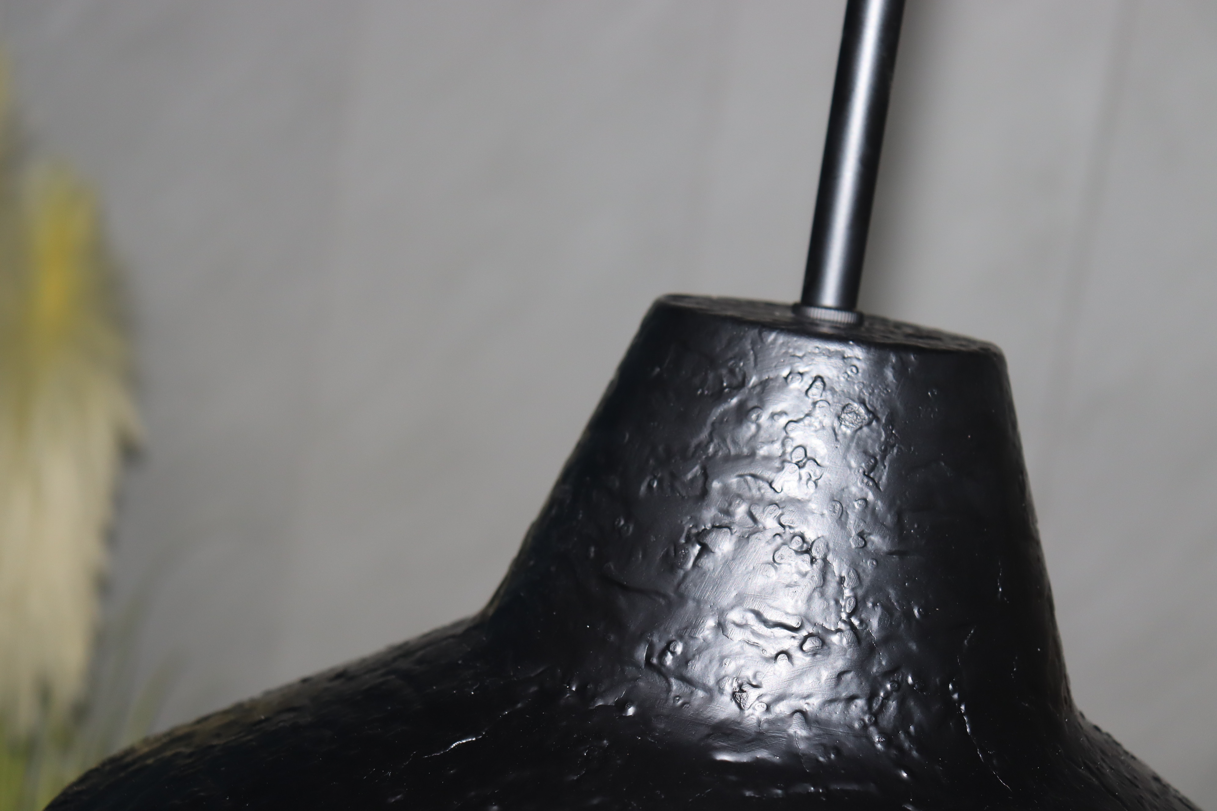 Creative and personalized single-head iron retro industrial style restaurant, living room, office shop decorative lighting chandelier