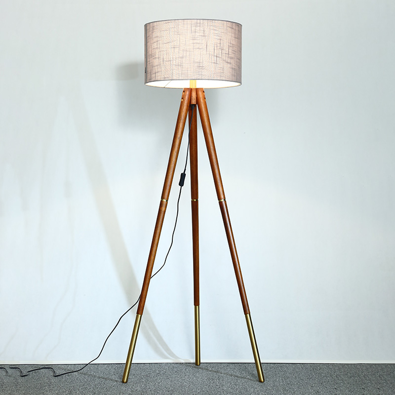 Creative minimalist post-modern reading vertical table lamp