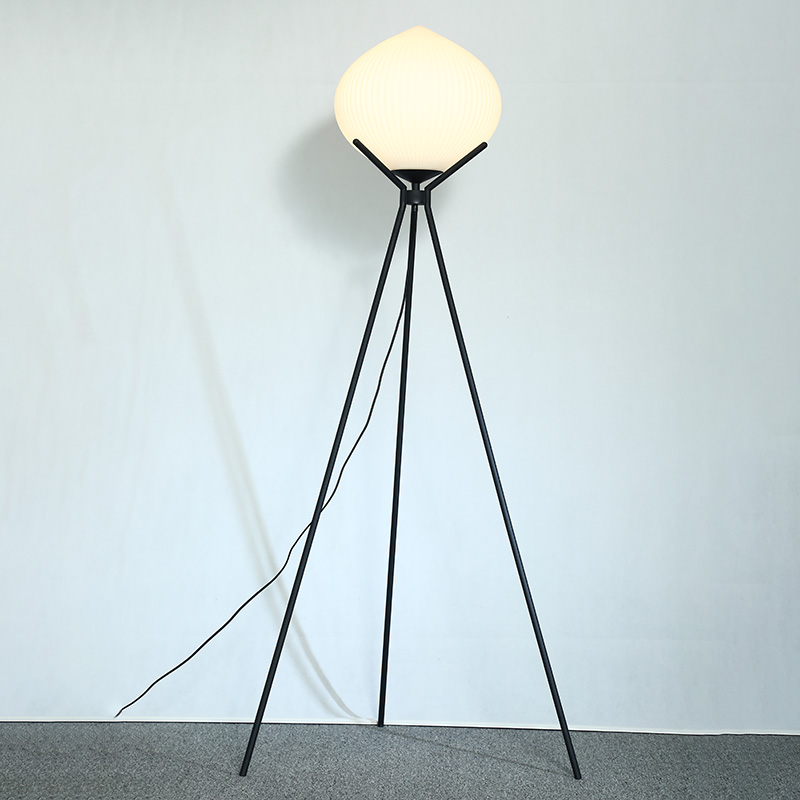 Scandinavian American vintage light luxury bedroom study vertical floor lamp