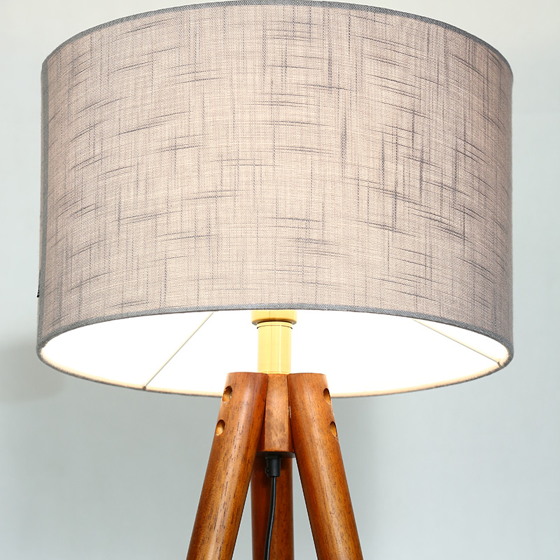 Creative minimalist post-modern reading vertical table lamp