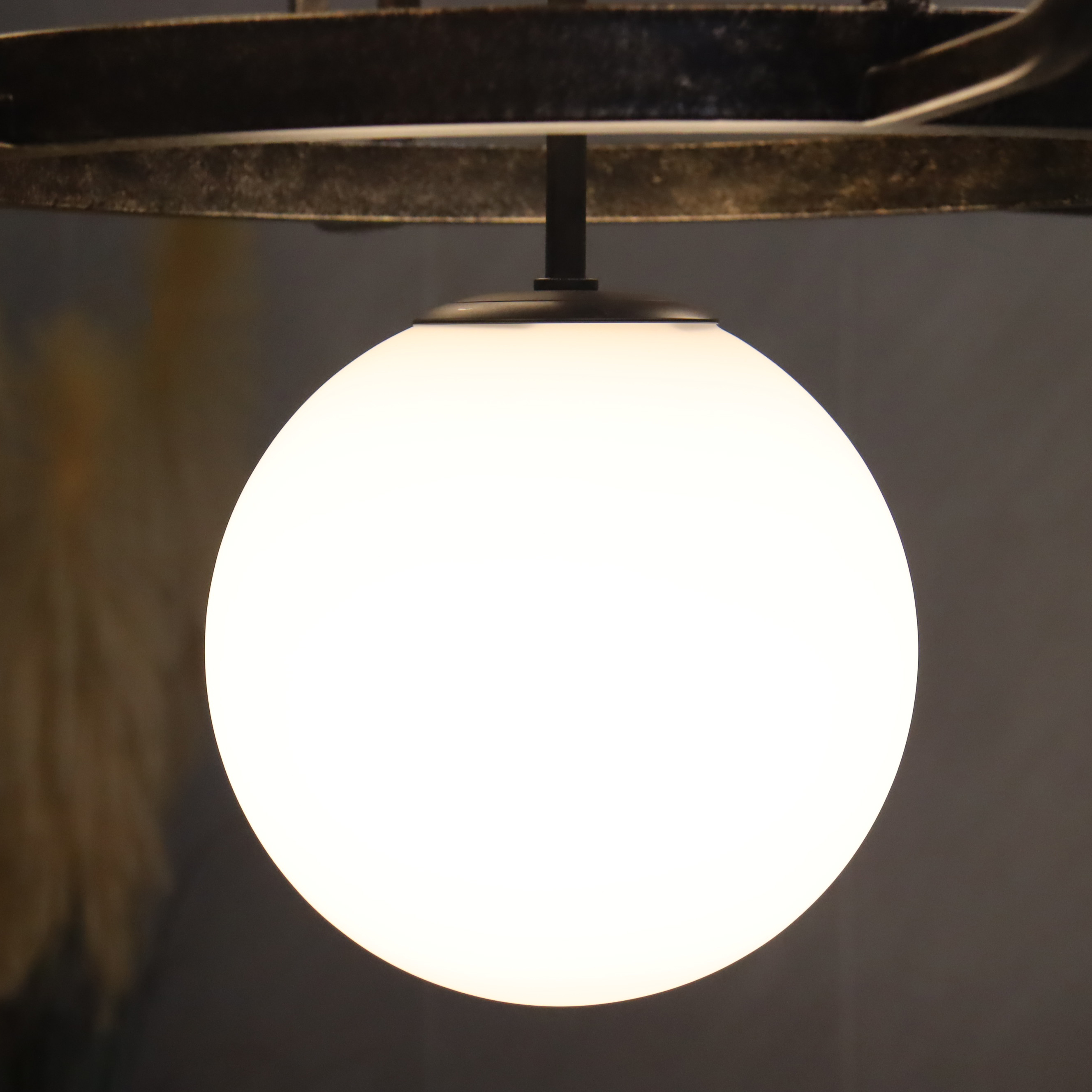 New retro chandelier American living room lamp simple and atmospheric glass restaurant lamp warm and romantic new bedroom lamp