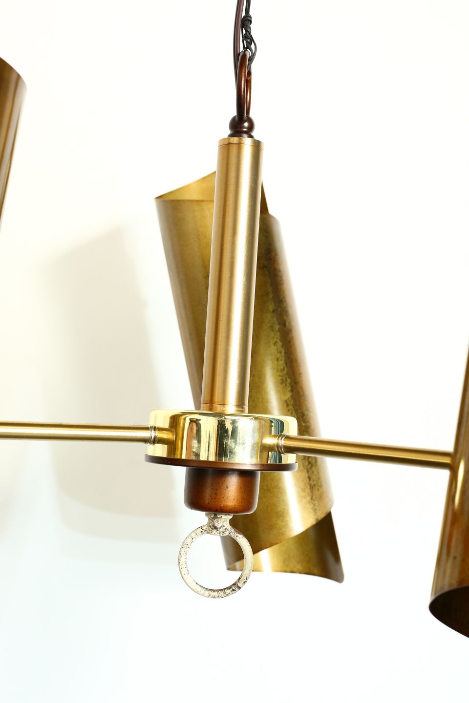 Vintage old European and American style minimalist chandelier