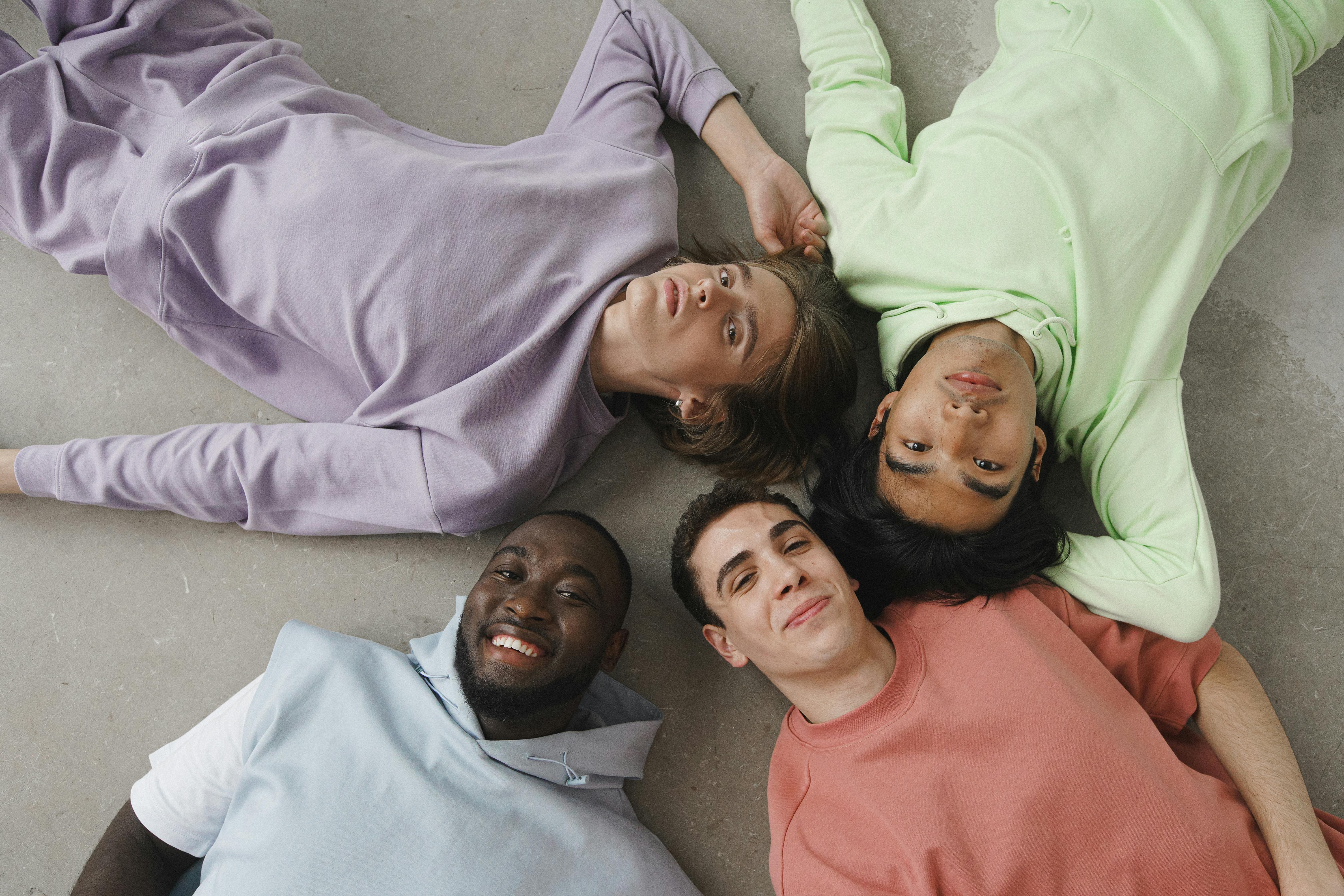 How to select the fit of clothes for different body types?}