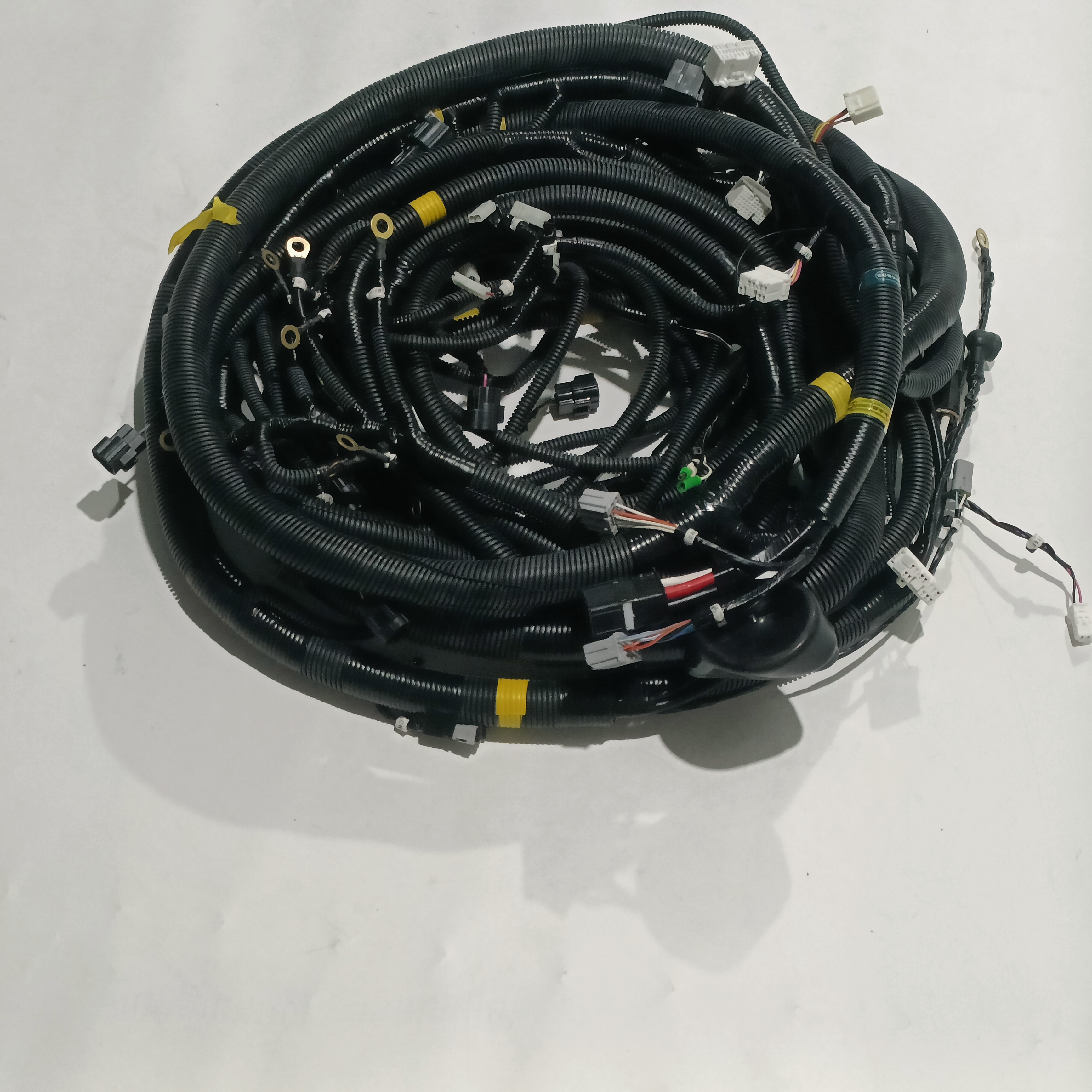 Kobelco J08E connects to hydraulic pump main line 3