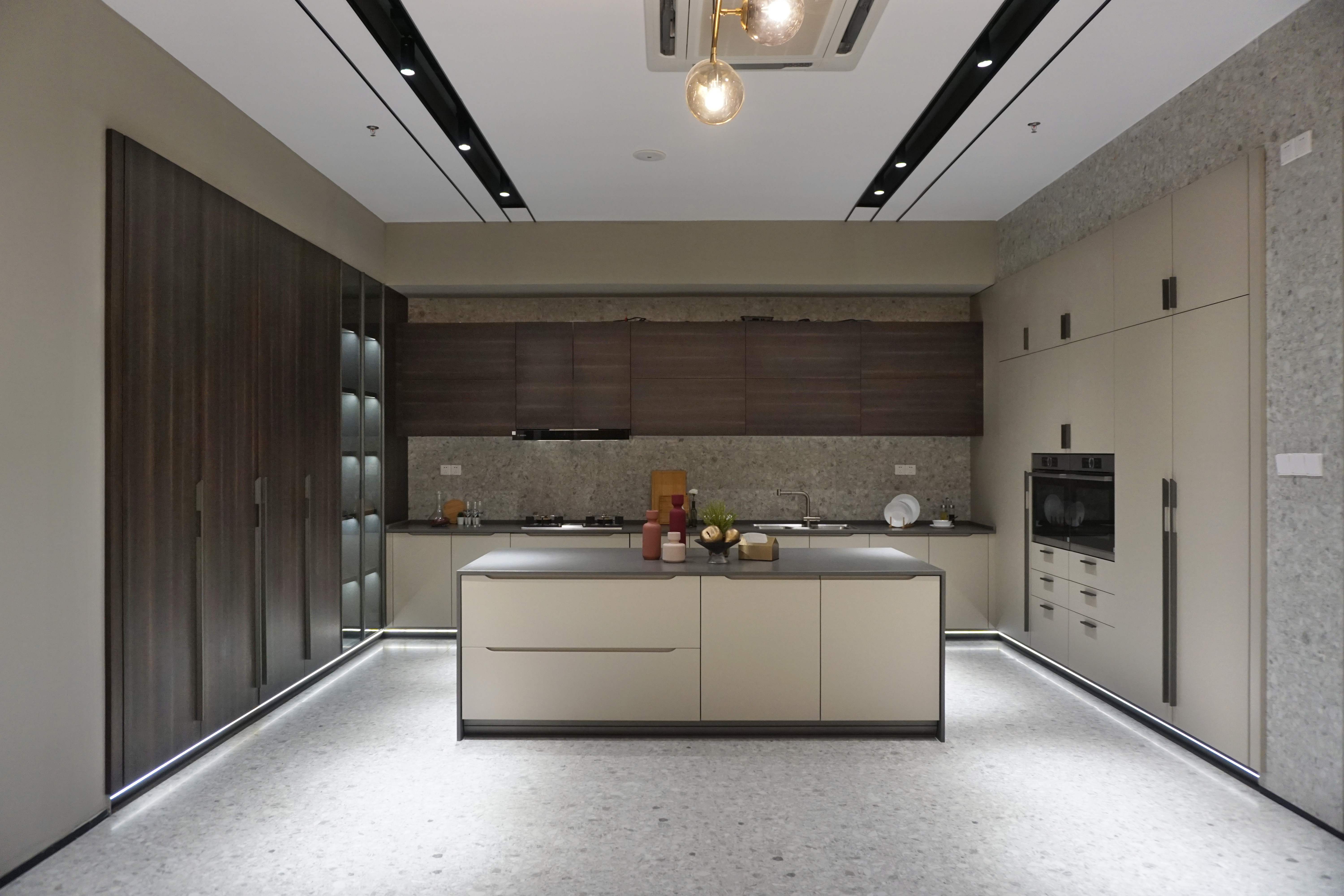 Kitchen Cabinet: Where Function Meets Timeless Style in Your Kitchen