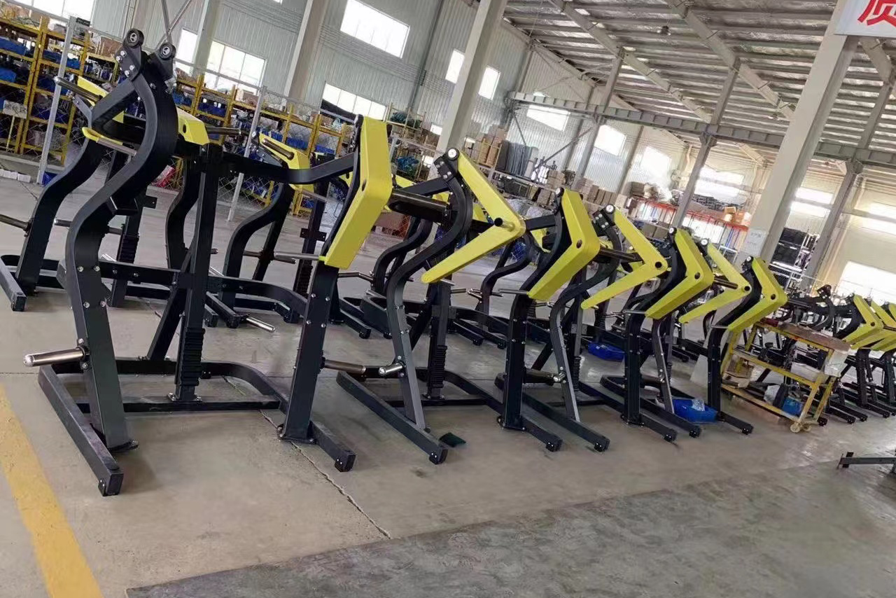 Какие основные критерии выбора тренажера для бицепса рук стоит учитывать?