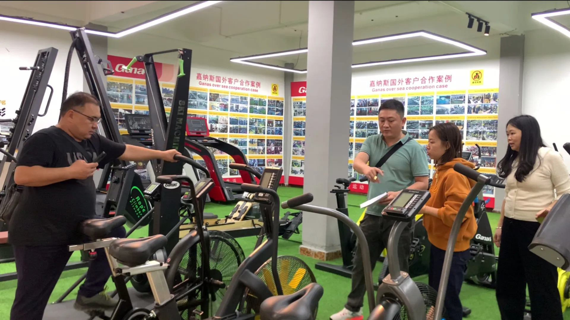 the-cooperation-between-kyrgyzstan-customers-and-ganas-for-600sqm-gym(1)_Dn7fLFbY.png