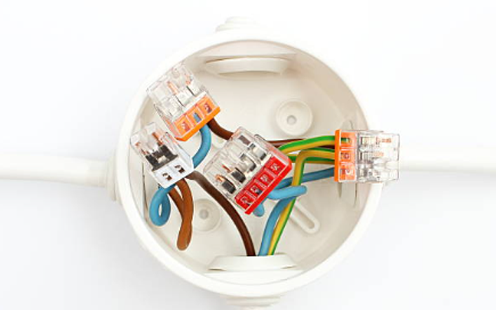 Безвинтовой клеммник Push-in