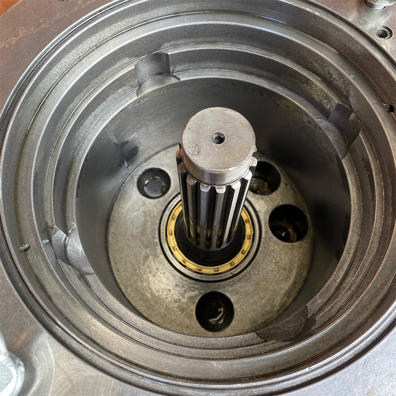 R210-9 R220-9 Excavator Gear Parts , Final Drive Gearbox 39Q6-42100