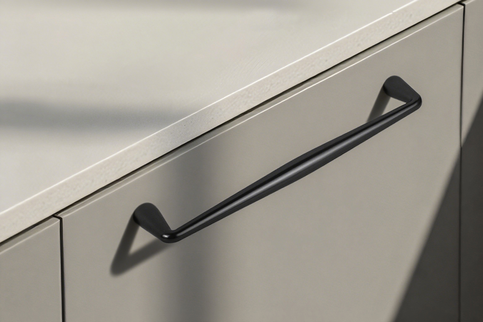 Cabinet handles & knobs