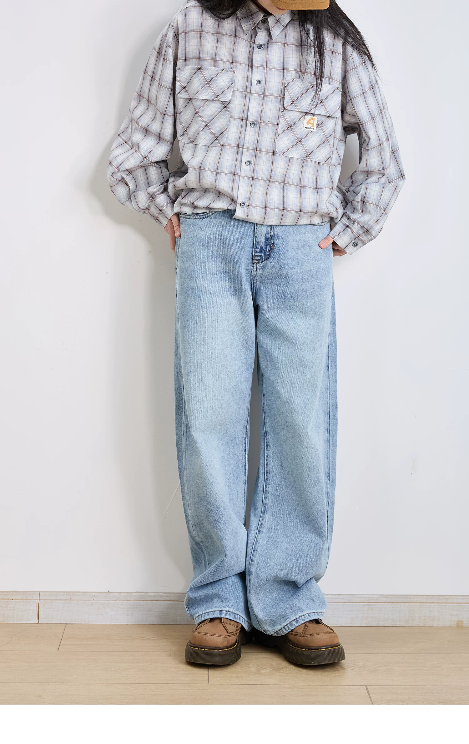 Women's straight-leg jeans