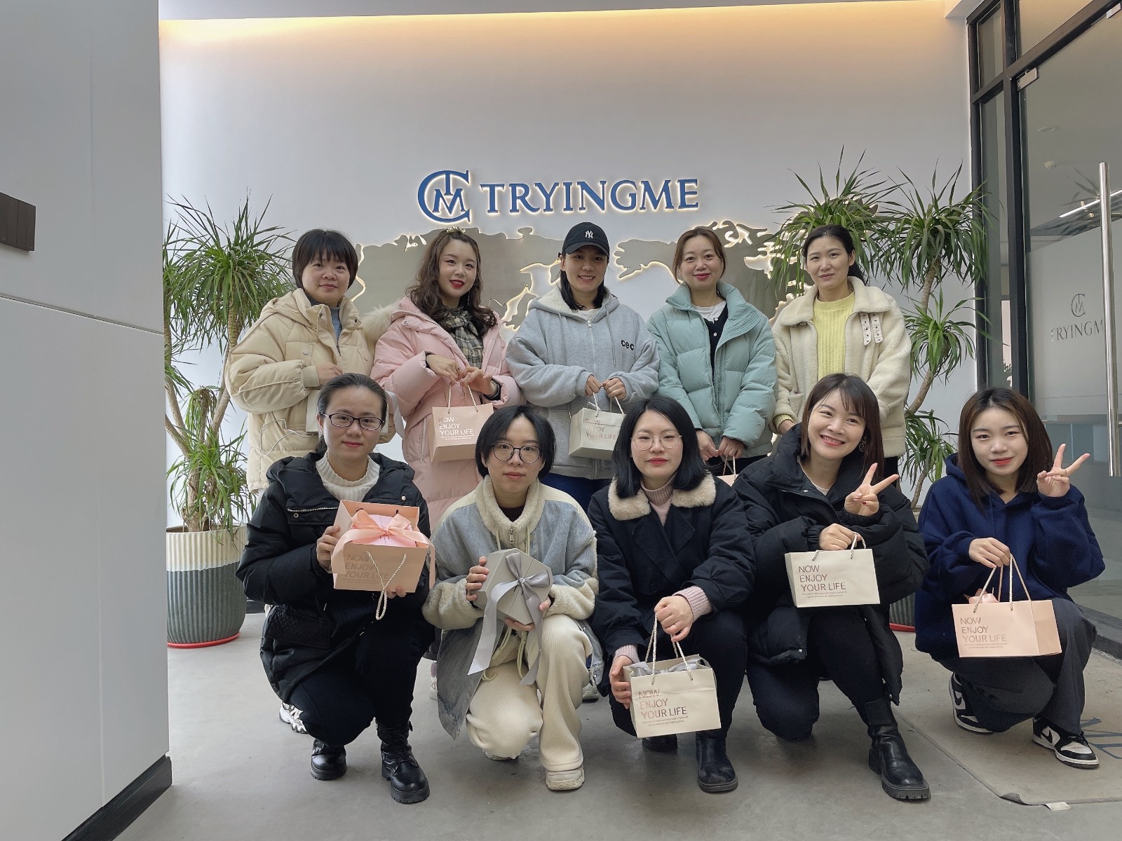 Happy Women's Day 2022}